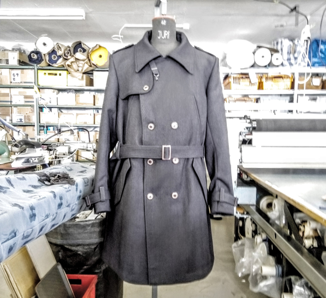 6860 Trenchcoat Wollmantel Luzi de Beaufort